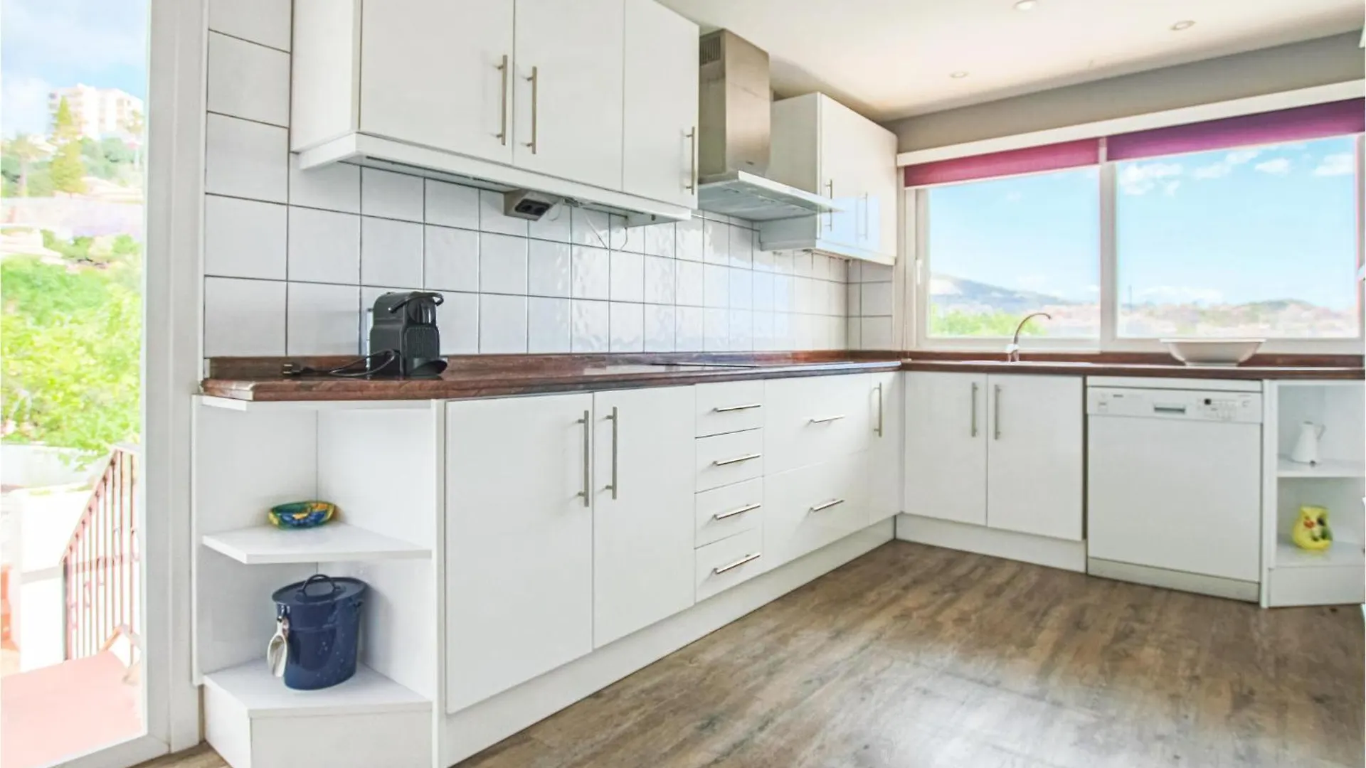 Gorgeous Home In Benalmadena With Wifi بيت للعطل