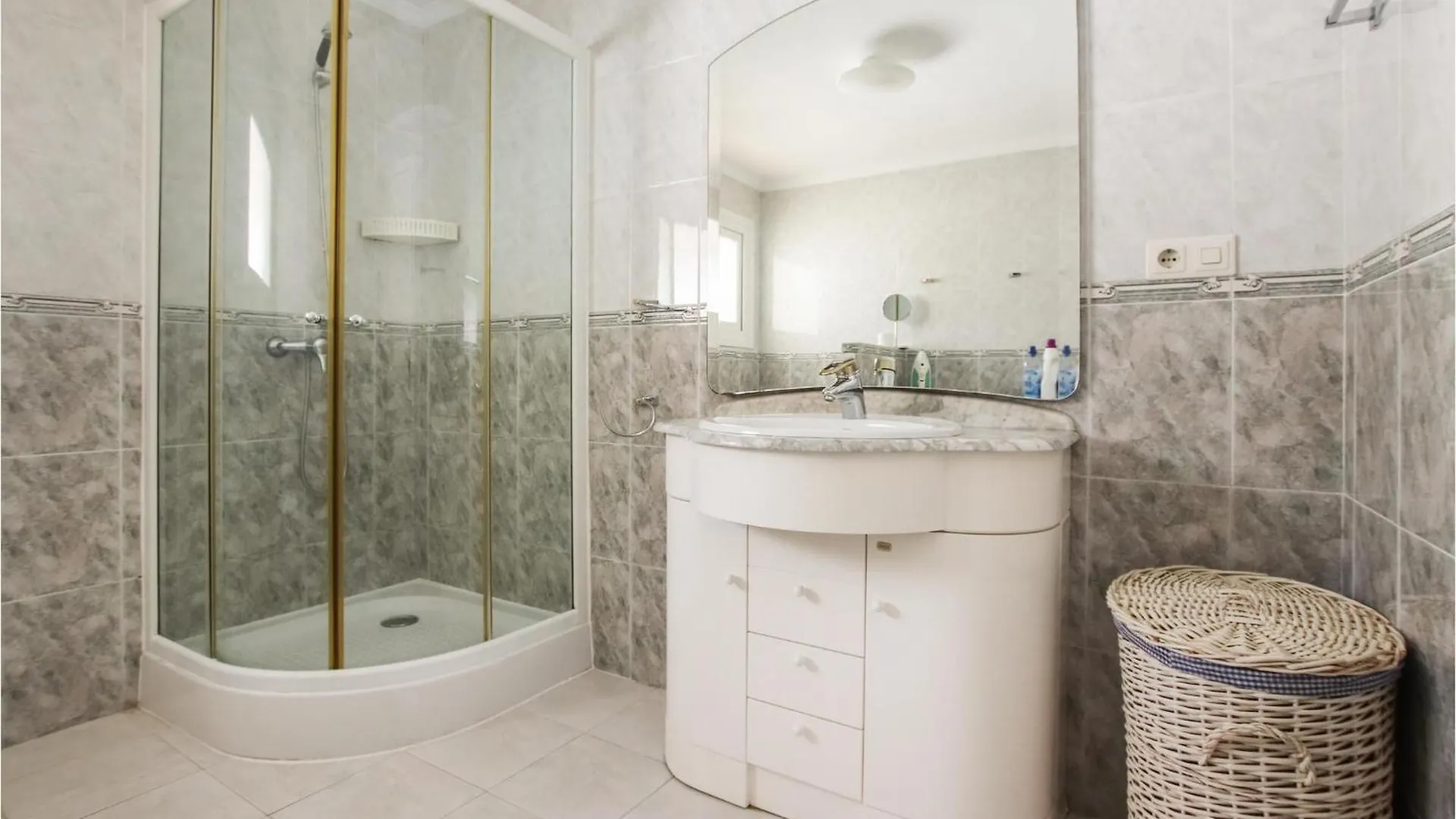 بيت للعطل Gorgeous Home In Benalmadena With Wifi
