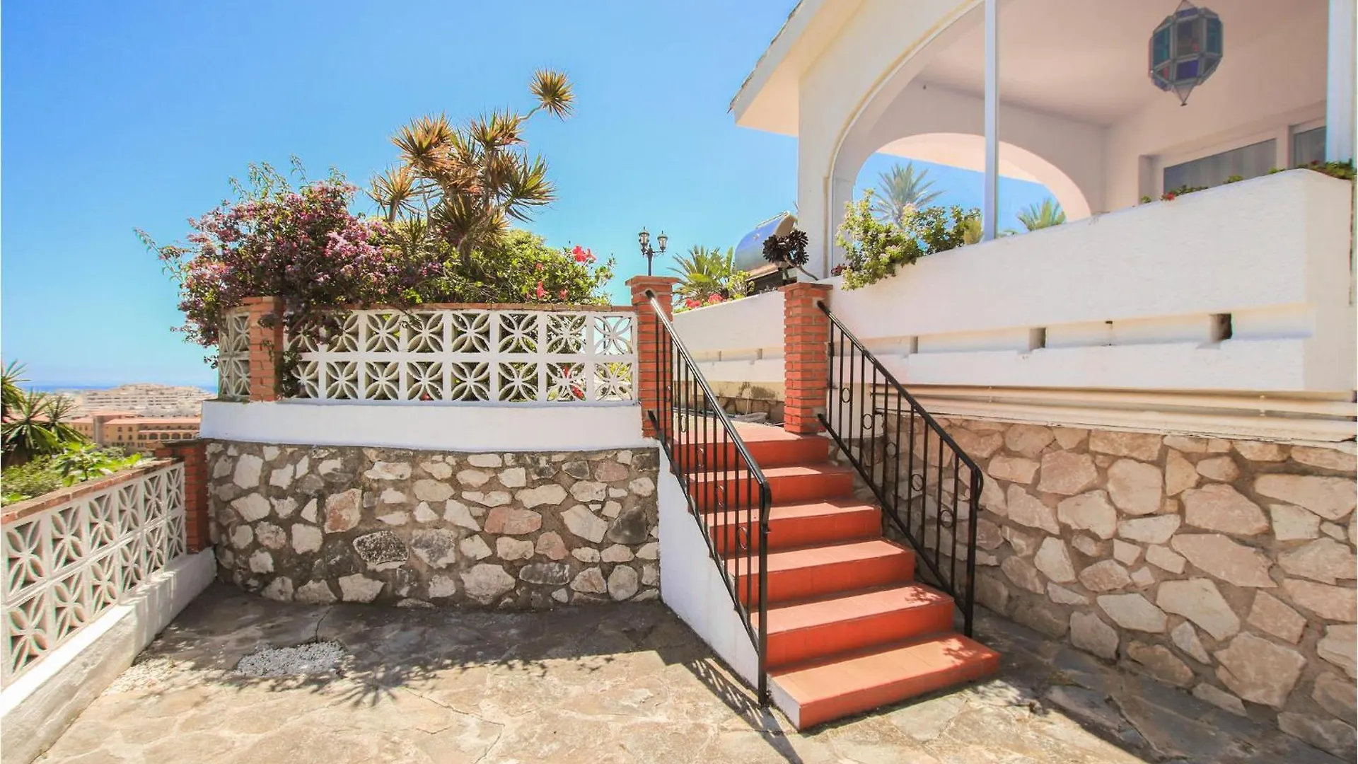 Gorgeous Home In Benalmadena With Wifi